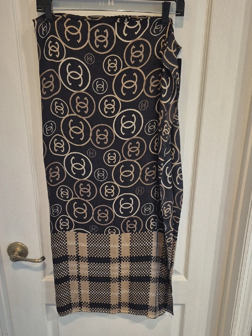 Designer-Style Black and Beige Silk Feel Scarf NWT
